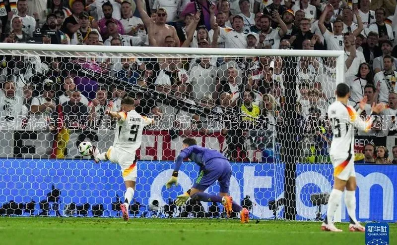 安踏赛事运动鞋：引领潮流，赋能动力——你的卓越选择